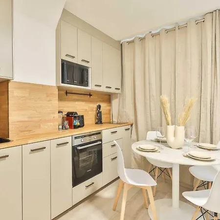 Newly Renovated Canal De L'ourq Apartment *
